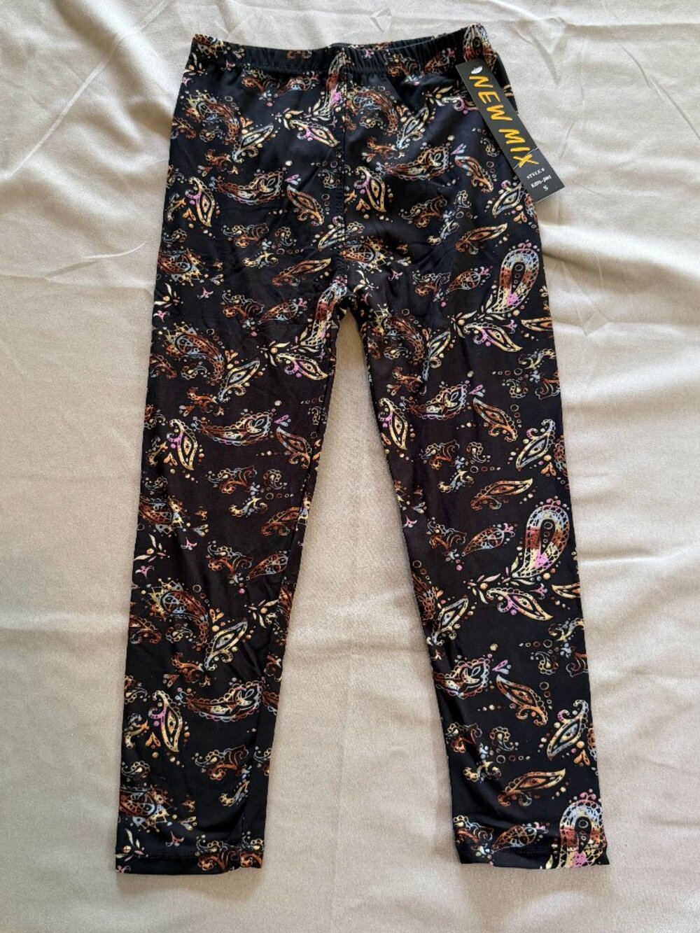 New Mix Girls Paisley Print Buttery Soft Ankle Leggings Size Small New W/Tags